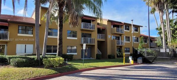 The Courts At Kendall, 15650 SW 80th St #F-208, Kendall West, Florida 33193, image 1