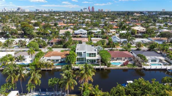 Middle River Manor, 2217 NE 17th Ter, Wilton Manors, Florida 33305, image 2