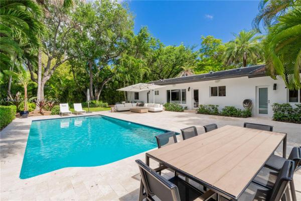 Riviera, 1029 Mariposa Ave, Coral Gables, Florida 33146, image 2