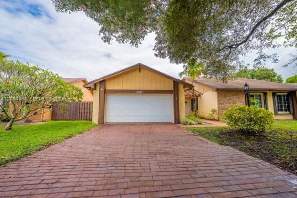 5501 SW 147th Pl, Unincorporated Dade County, Florida 33185, image 1