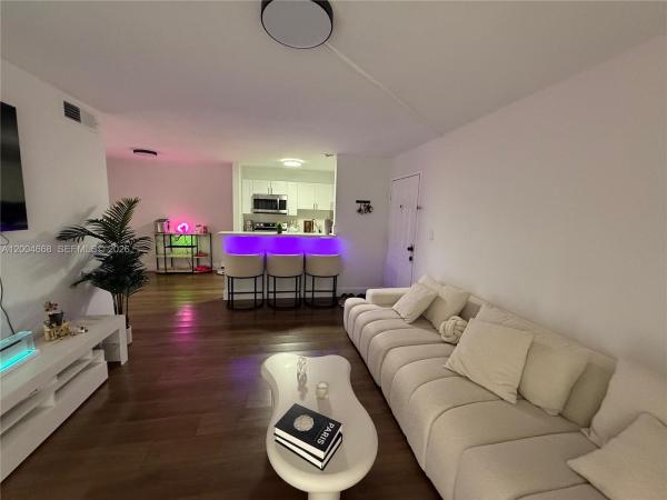 Villa Bellini, 7155 NW 179th St #107, Hialeah, Florida 33015, image 2