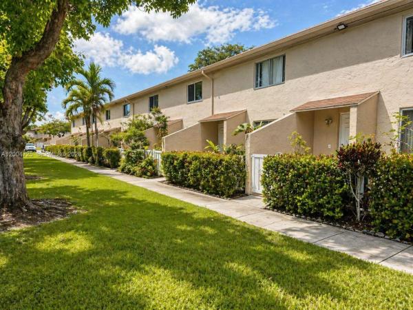 Townhomes Of Oriole, 1531 NW 80th Ave #I, Margate, Florida 33063, image 2