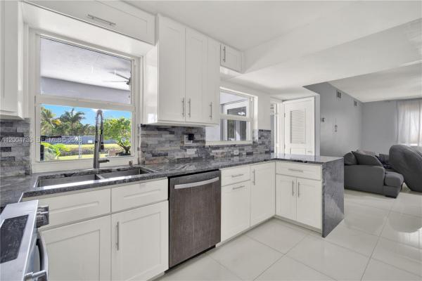 Be-Car, 16070 SW 89th Avenue Rd, Palmetto Bay, Florida 33157, image 3