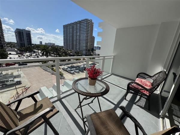 Parker Plaza Estates, 2030 S Ocean Dr #403, Hallandale Beach, Florida 33009, image 1