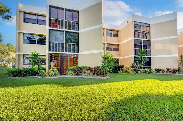 Country Club Village, 16175 Golf Club Rd #113, Weston, Florida 33326, image 1