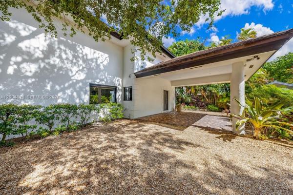 Leafy Way, 3900 S Douglas Rd, Miami, Florida 33133, image 1