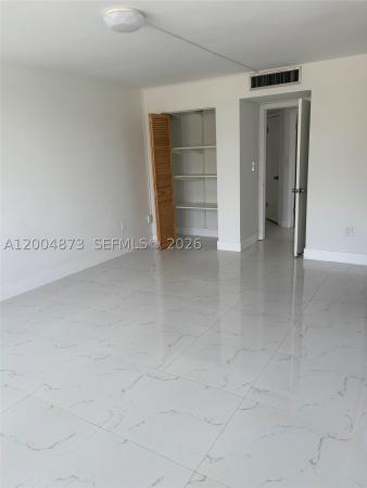 1401 NE 191st St #D201, Unincorporated Dade County, Florida 33179, image 2
