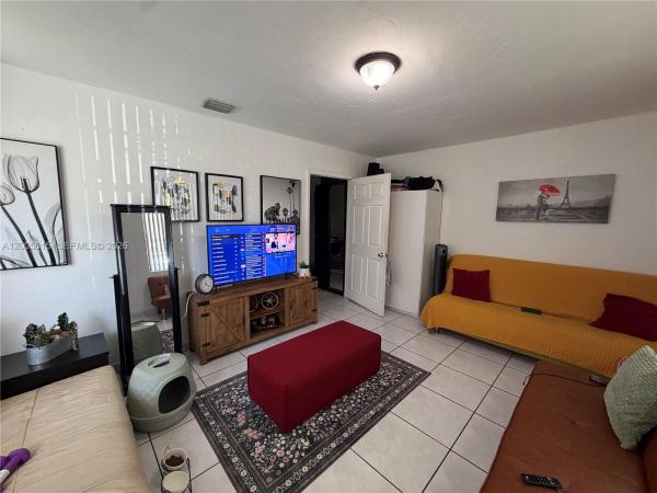 Silver Bluff Gardens, 3361 SW 28th St, Miami, Florida 33133, image 1