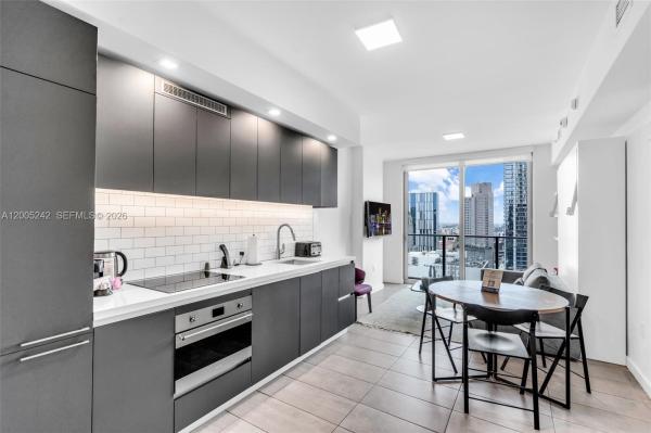 YotelPad Miami, 227 NE 2nd St #2503, Miami, Florida 33132, image 1