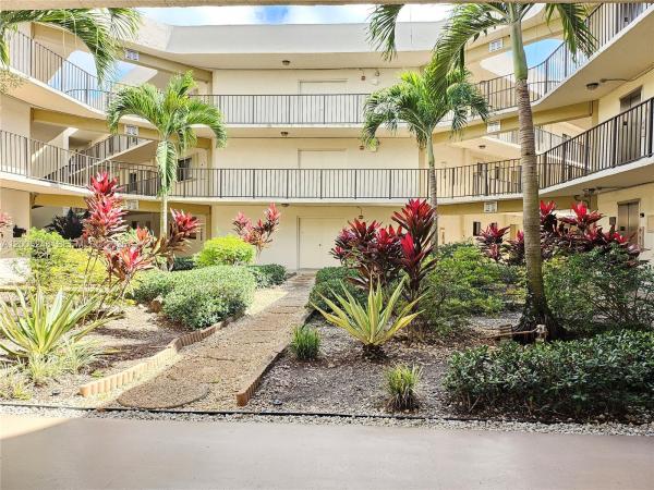 8005 SW 107th Ave #305, Unincorporated Dade County, Florida 33173, image 1