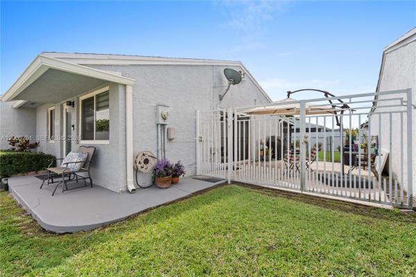 13226 NW 5th Ter, Unincorporated Dade County, Florida 33182, image 3