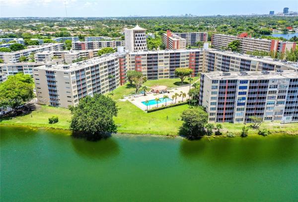 1750 NE 191st St #100-1, Unincorporated Dade County, Florida 33179, image 1