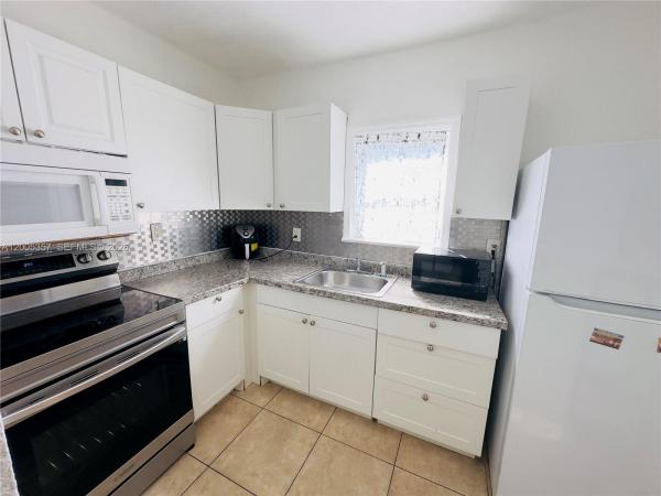 Bay Vista Park, 301 NW 37th St #A, Miami, Florida 33127, image 2