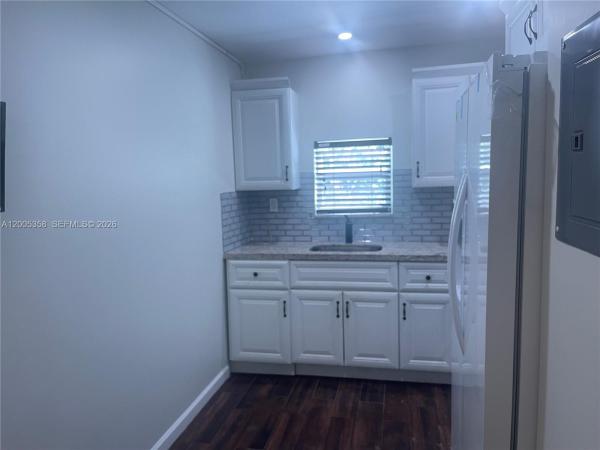 Federal Way, 552 NE 74th St #2, Miami, Florida 33138, image 2
