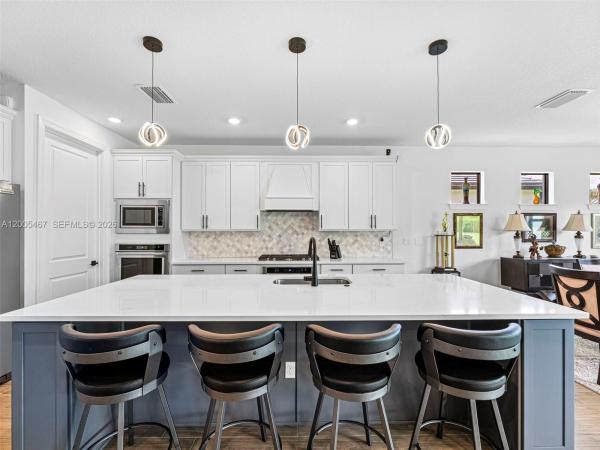 Oak Tree, 4569 N Silverwood Ln, Oakland Park, Florida 33309, image 3