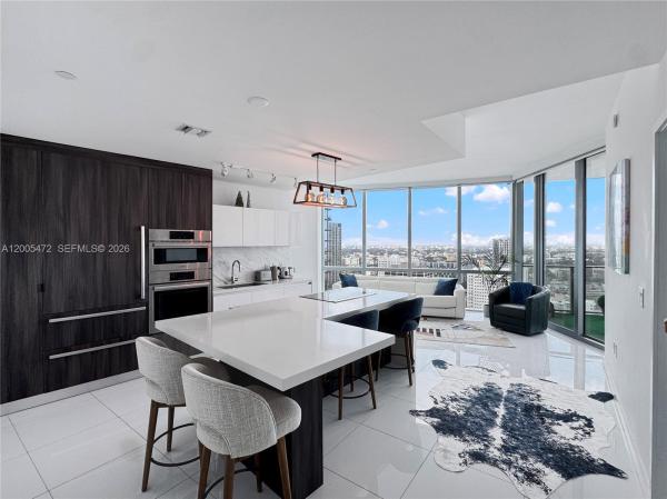 Paramount Miami Worldcenter, 851 NE 1st Ave #3210, Miami, Florida 33132, image 1