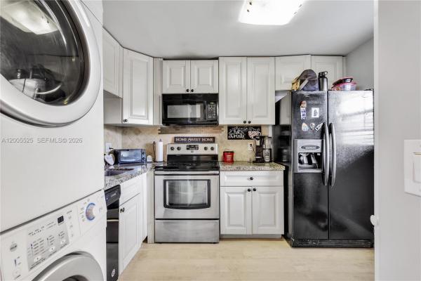 Gateland Village, 3777 NW 78th Ave #15A, Davie, Florida 33024, image 2