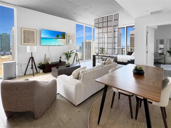 Centro, 151 SE 1st St #2702, Miami, Florida 33131, image 1