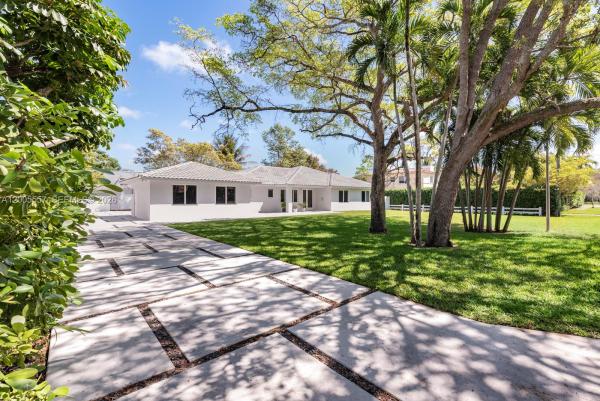 Biscayne Park Estates, 11555 Griffing Blvd, Biscayne Park, Florida 33161, image 1
