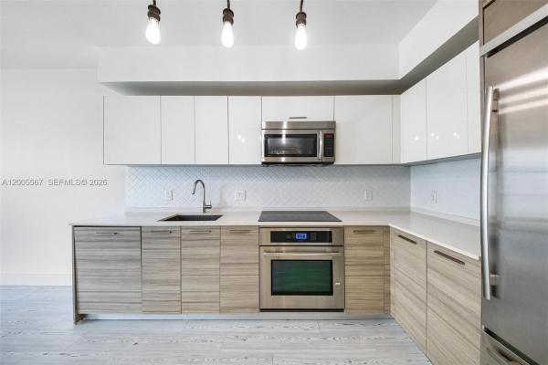 Brickell House, 1300 Brickell Bay Dr #704, Miami, Florida 33131, image 1