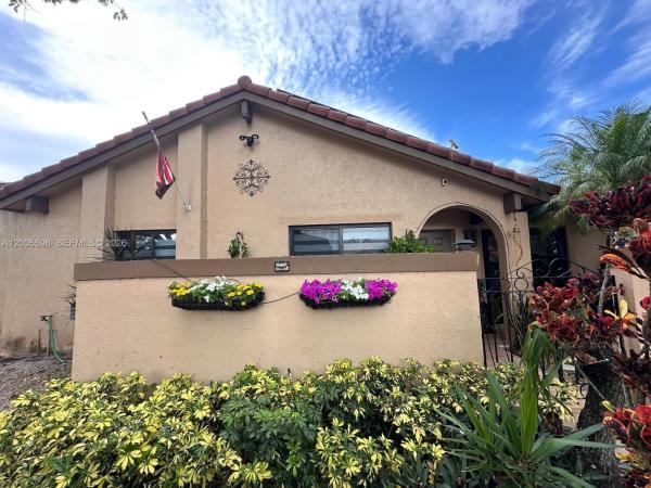 The Moors Townhouses, 6633 NW 178th Ter, Hialeah, Florida 33015, image 1