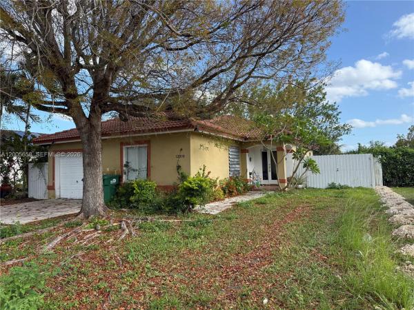 12390 SW 217th St, Unincorporated Dade County, Florida 33170, image 1