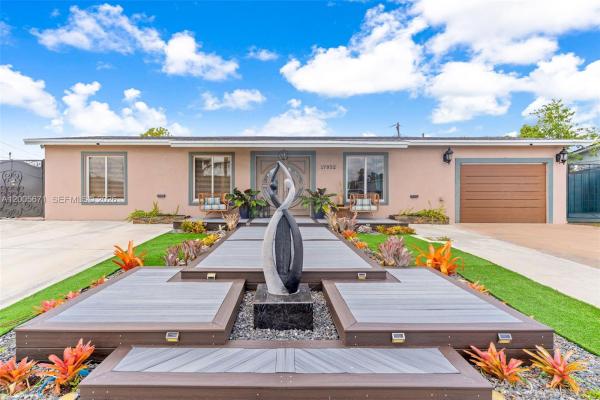 17932 NW 78th Ave, Hialeah, Florida 33015, image 1