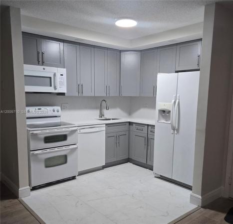 Belfort, 9610 S Belfort Cir #107, Tamarac, Florida 33321, image 2