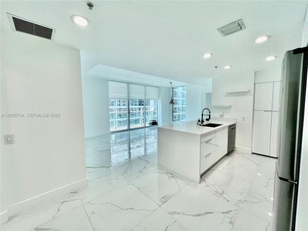 Met 1, 300 S Biscayne Blvd #3502, Miami, Florida 33131, image 1