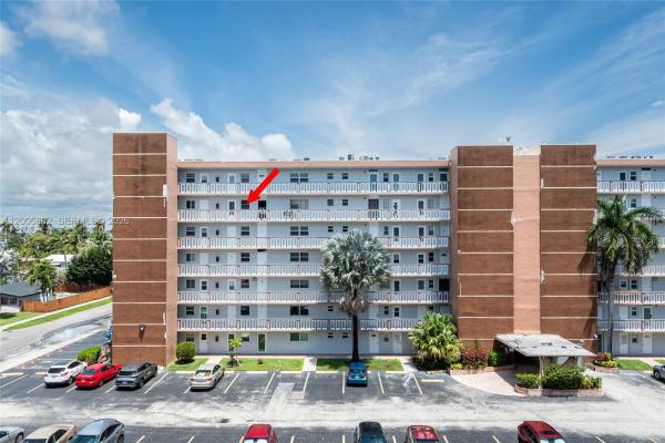 Meadowbrook Towers, 610 NE 12th Ave #602, Hallandale Beach, Florida 33009, image 1
