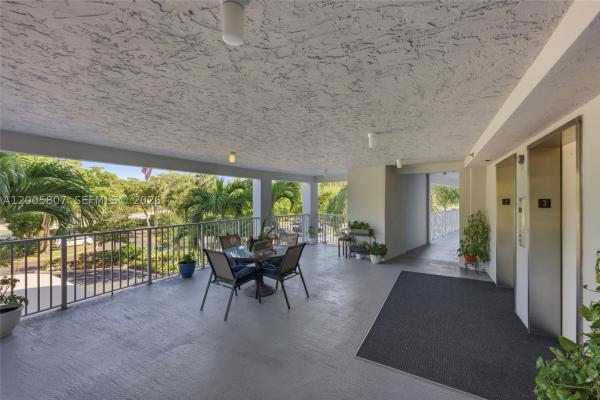 Palm-Aire Country Club 10, 625 Oaks Dr #304, Pompano Beach, Florida 33069, image 2