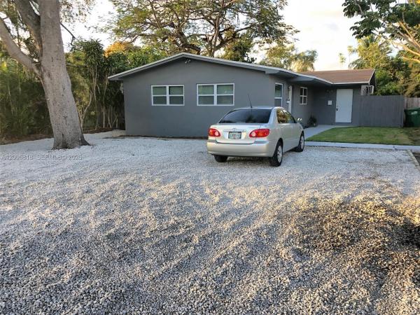 Ojus Park, 2463 NE 183rd St, North Miami Beach, Florida 33160, image 1