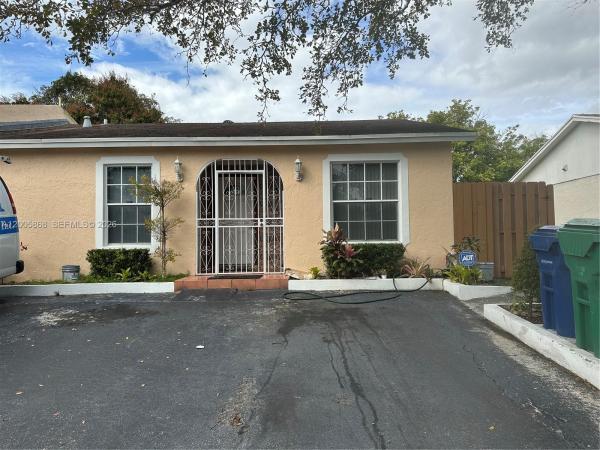 Leslie Estates, 2733 NW 204th Ln, Miami Gardens, Florida 33056, image 1