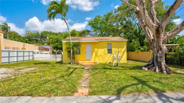 Arch Creek Pines, 1085 NE 128th St #FRONT, North Miami, Florida 33161, image 1
