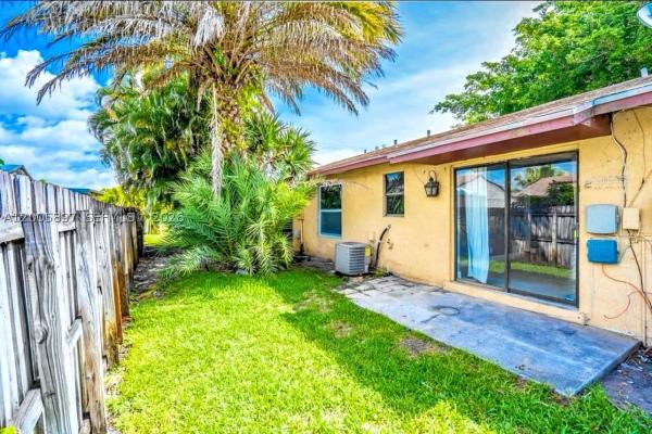 4259 Royal Banyan Way #B, Lake Worth Beach, Florida 33461, image 3