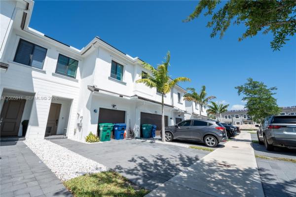 Unincorporated Dade County, Florida 33032, image 1