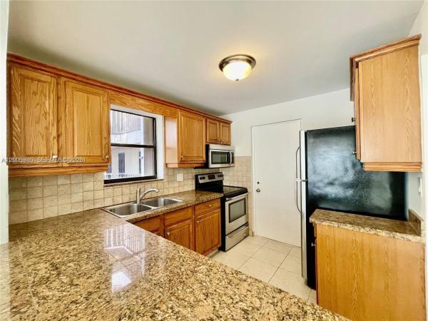 Cypress Bend, 2320 S Cypress Bend Dr #204, Pompano Beach, Florida 33069, image 2