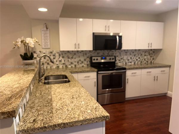 201 Lakeview Dr #204, Weston, Florida 33326, image 1