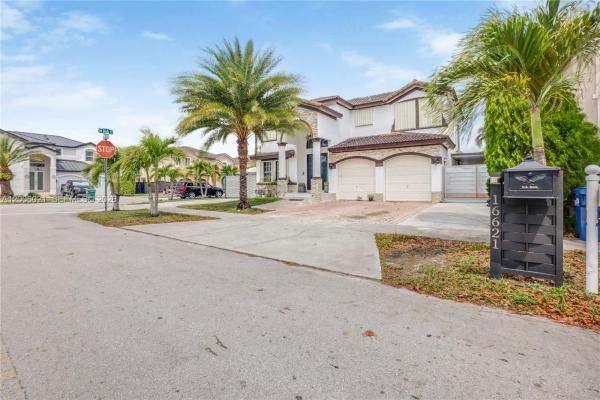 16621 SW 58th Ter, Unincorporated Dade County, Florida 33193, image 2