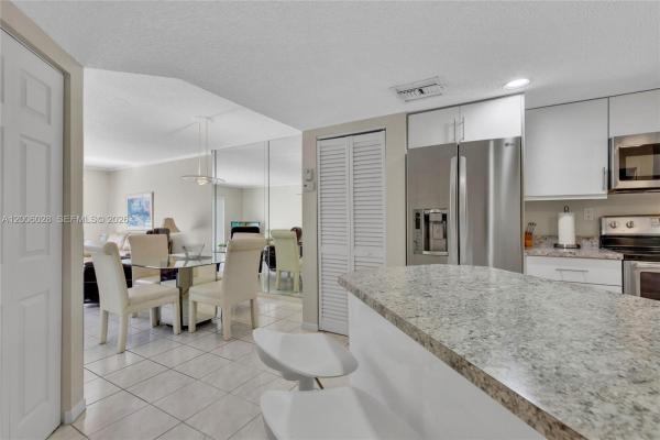 Le Frontenac, 17801 N Bay Rd #210, Sunny Isles Beach, Florida 33160, image 2
