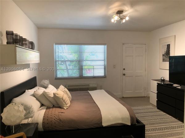 Meridian Court, 911 Meridian Ave #105, Miami Beach, Florida 33139, image 2
