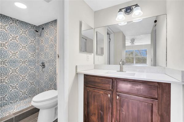 The Lakes Of Inverrary, 3360 Spanish Moss Ter #305, Lauderhill, Florida 33319, image 3