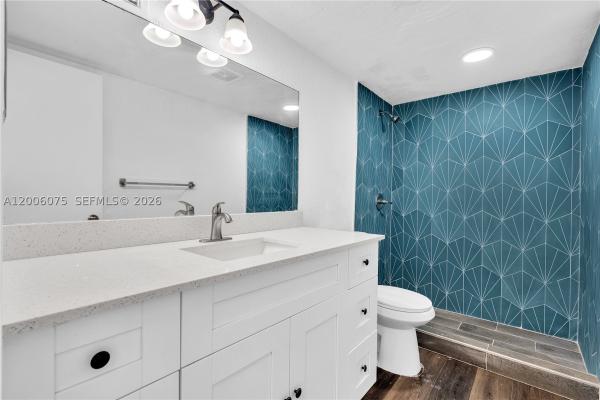 The Lakes Of Inverrary, 3360 Spanish Moss Ter #305, Lauderhill, Florida 33319, image 2