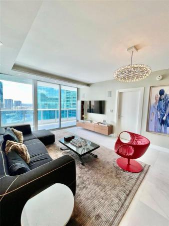 Epic Hotel & Residences, 200 Biscayne Boulevard Way #4310, Miami, Florida 33131, image 1