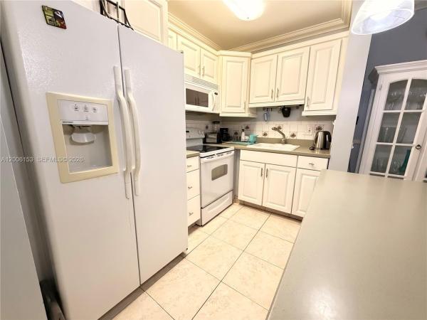 Mayfair Apartments, 1520 Mckinley St #210E, Hollywood, Florida 33020, image 2
