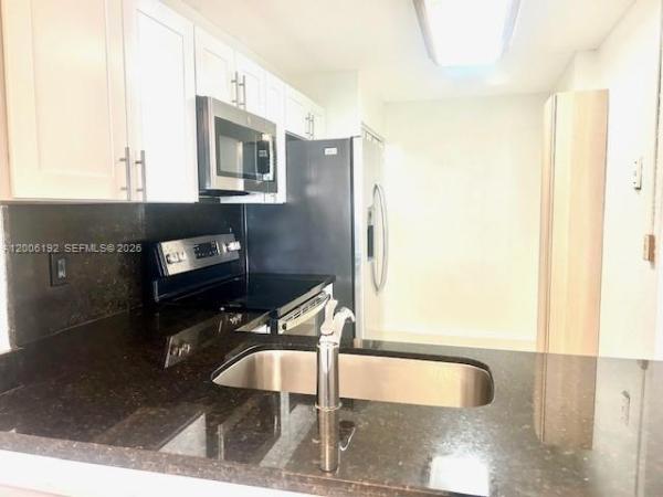 871 NE 207th Ter #4-101, Unincorporated Dade County, Florida 33179, image 2