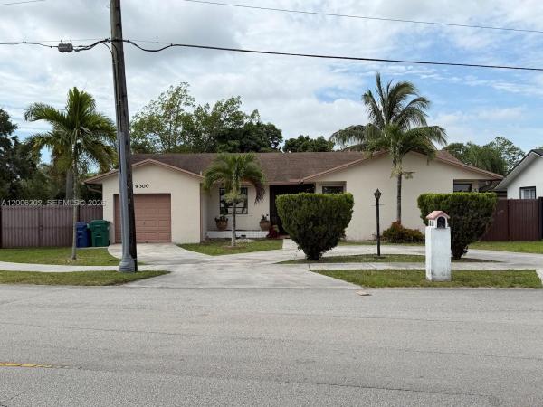 Villa Malaga, 9300 SW 164th St, Palmetto Bay, Florida 33157, image 1