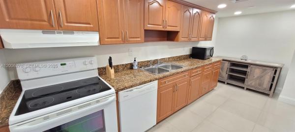 Del Prado South Towers, 18011 Biscayne Blvd #402-1, Aventura, Florida 33160, image 3