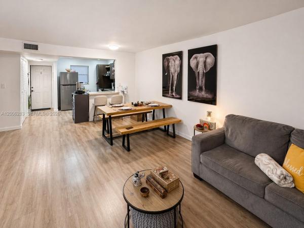 Sands Point, 8421 Lagos De Campo Blvd #309T, Tamarac, Florida 33321, image 1