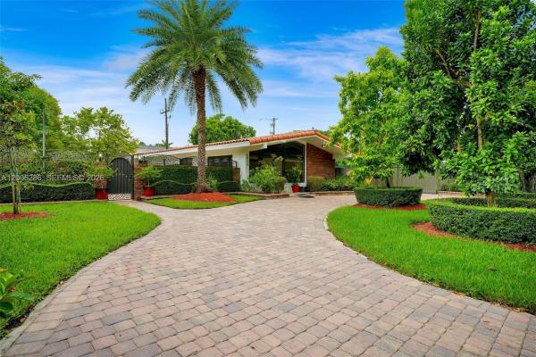 6820 SW 86th Ave, Unincorporated Dade County, Florida 33143, image 2